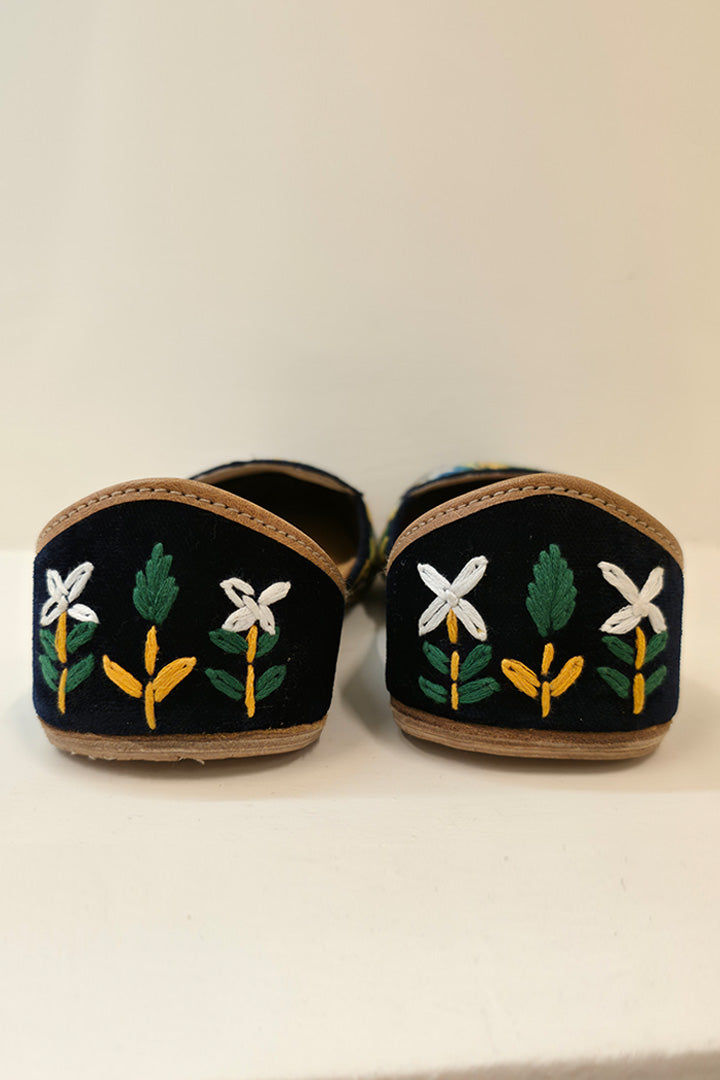 Navy-velvet flora