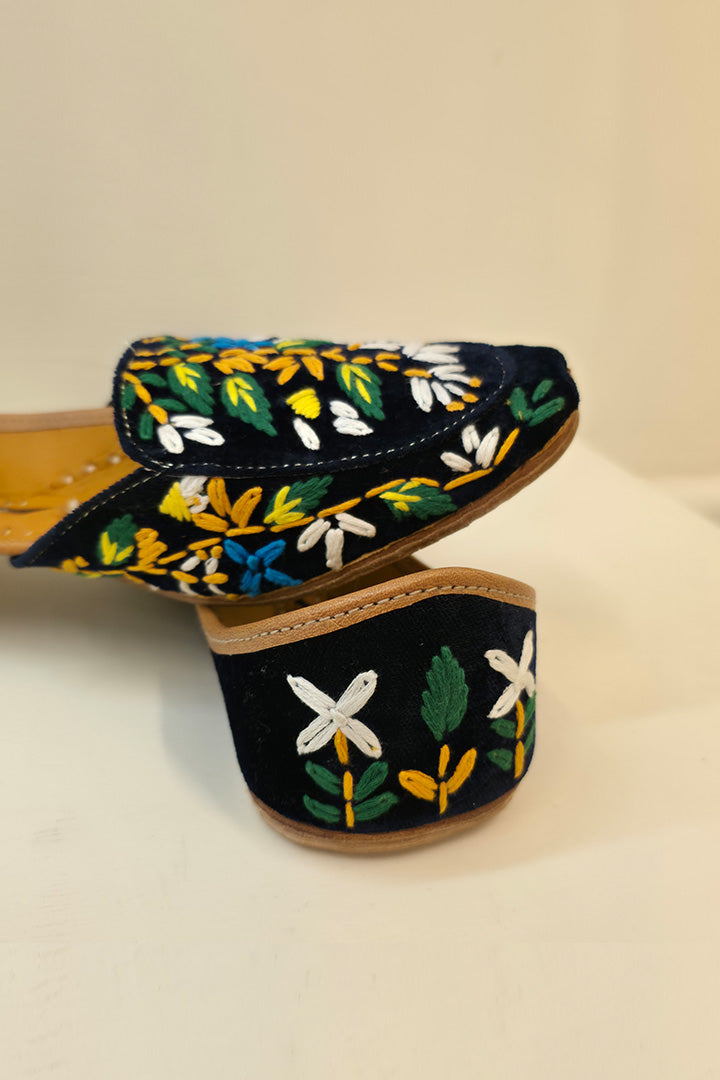 Navy-velvet flora